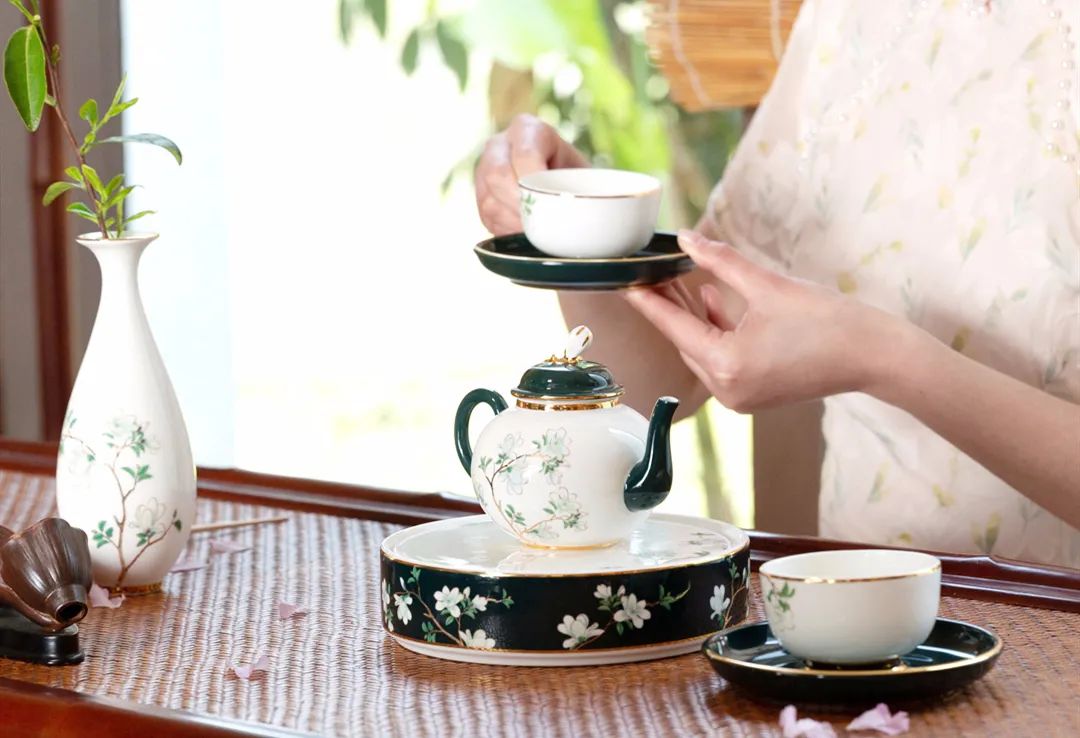 大暑丨何以消烦暑，浅斟一盏茶