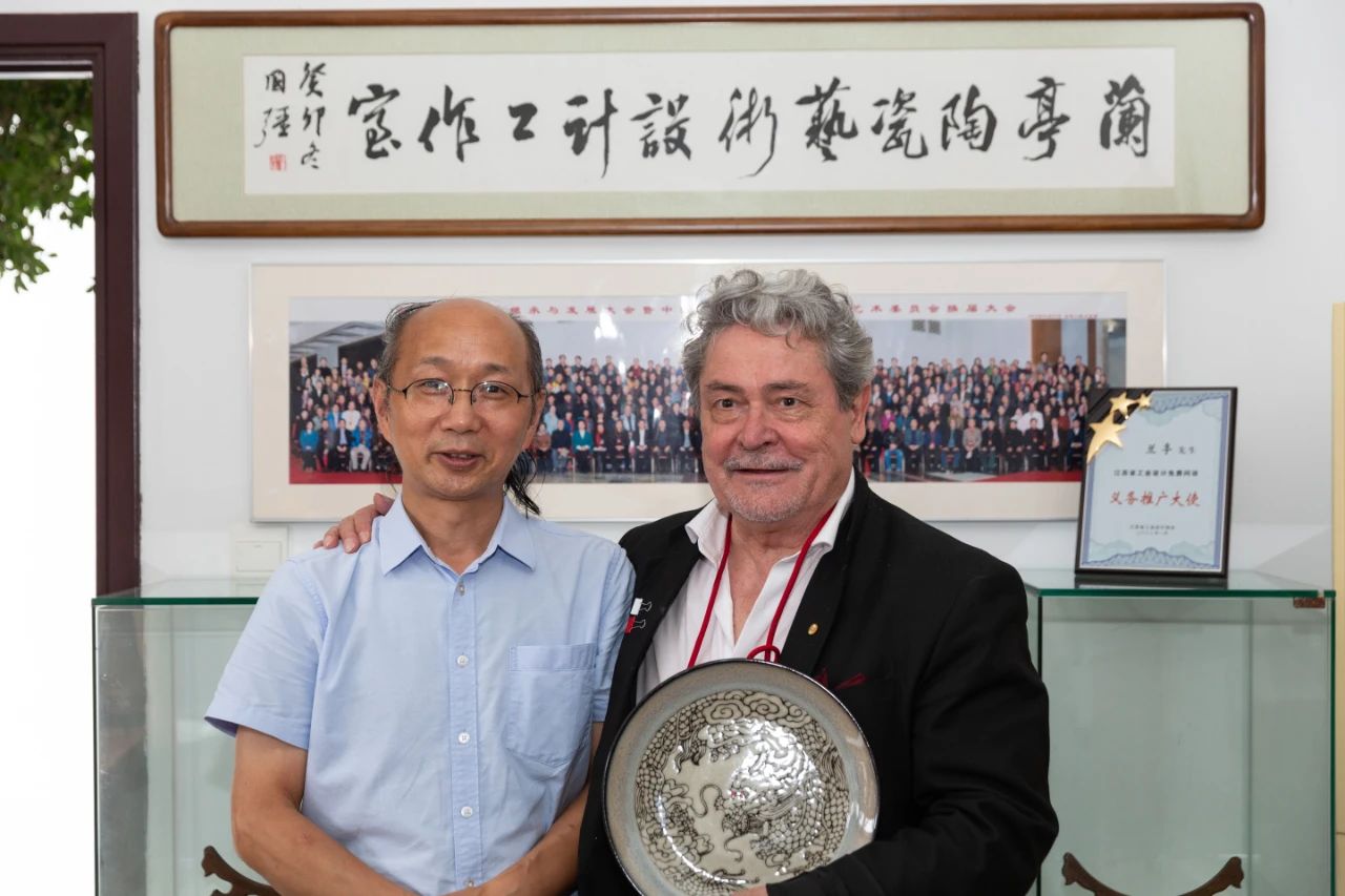 【大咖访高陶】法国画家皮埃尔·康努乐探访高淳陶瓷 感知中华文化魅力